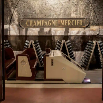 Champagne weekend gift box
