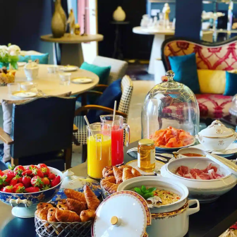 Breakfast during a stay in Saint-Amour