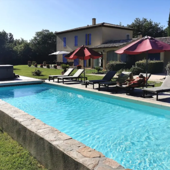 Charming accommodation with pool in Provence