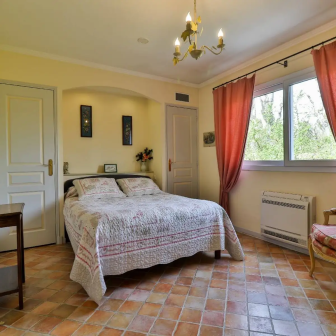 Guesthouse accommodation in Aix-en-Provence