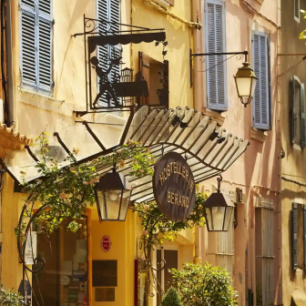 Charming accommodation in the Bandol vineyards