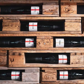 Discover a cellar in the heart of the Châteauneuf-du-Pape appellation