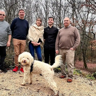 Truffle-hunting demonstration in Marey-lès-Fussey