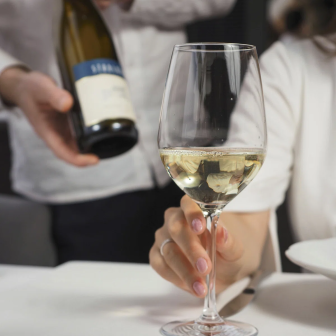 White Muscadet wine tasting weekend near Nantes
