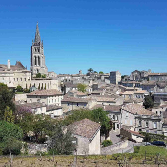Panoramic view of the historic town of Saint-Émilion