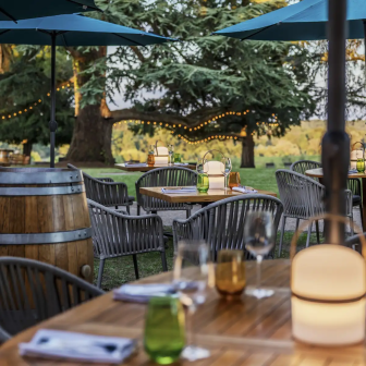 Déjeuner dans un restaurant à Margaux