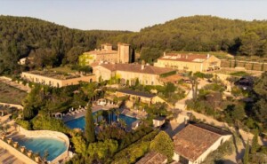 château au coeur de la Provence, avec piscine