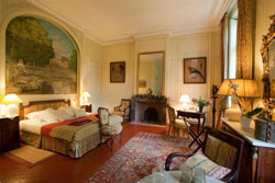 Stay at the Château de Raissac
