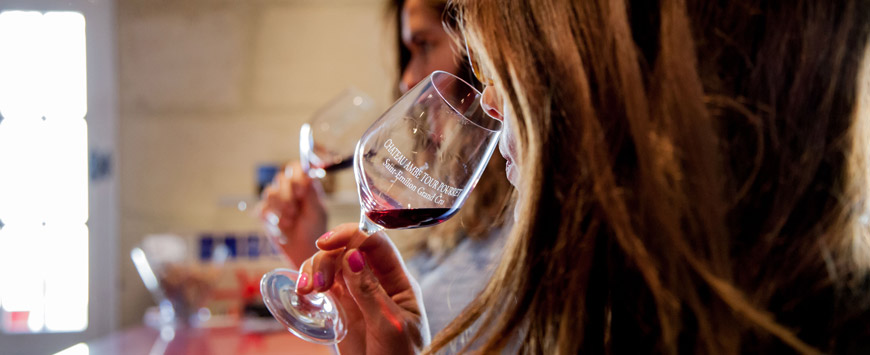 Tout savoir sur le vin : service et dégustation