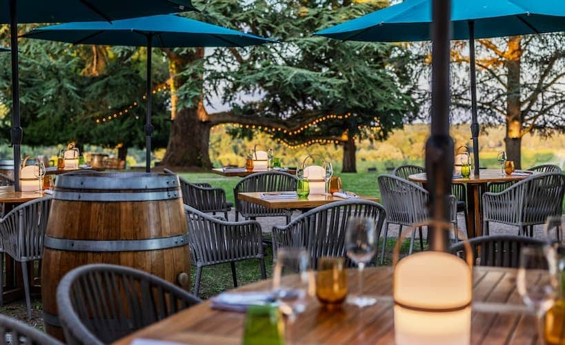 Pey la Tour - restaurant extérieur